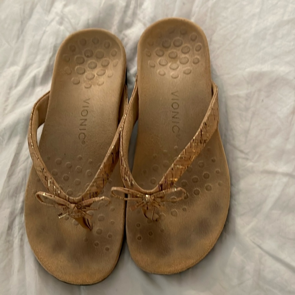 VIONC flip flops Size 10